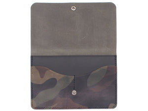 Wanderlust - Snap Passport Wallet In Woodland Camo